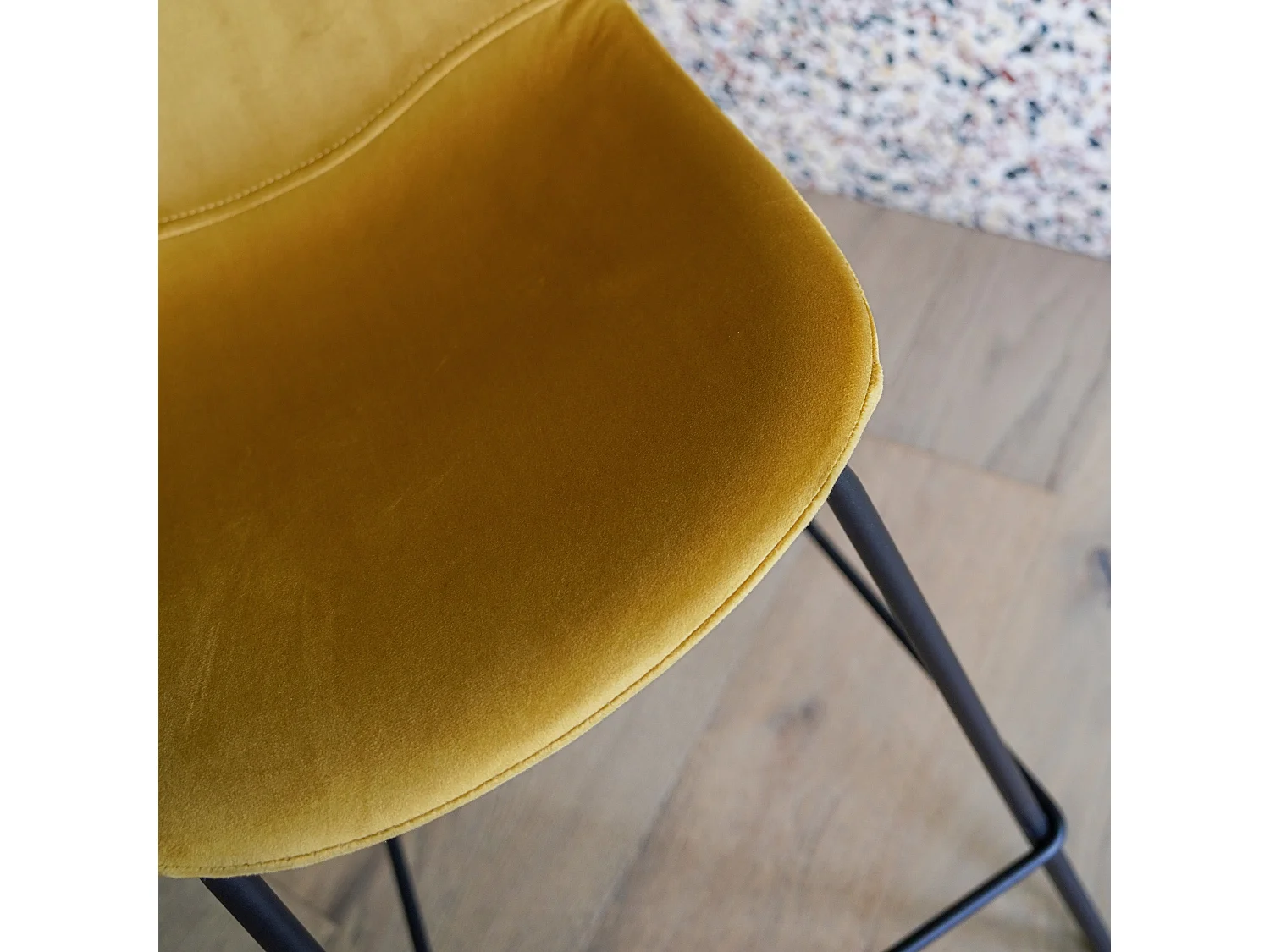 Lot de 2 chaises pour îlot central 65 cm en velours jaune - Henrik