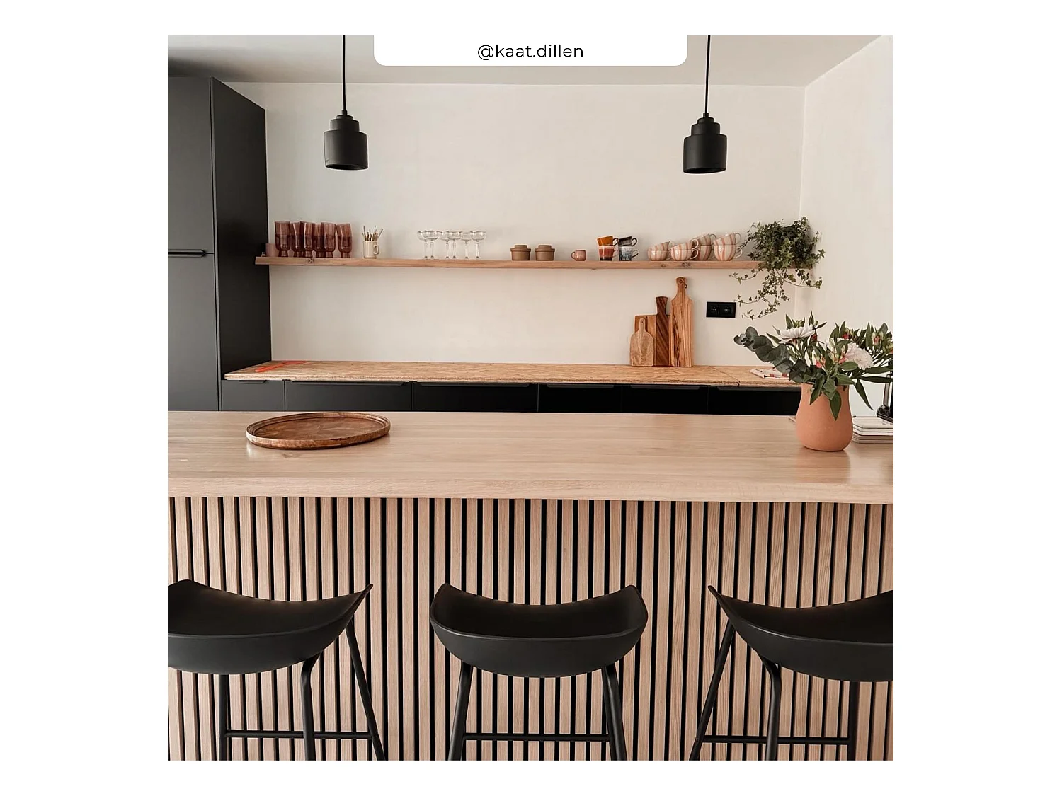 Set de 2 taburetes para isla de cocina de plástico negro 65,5 cm - Yoshi