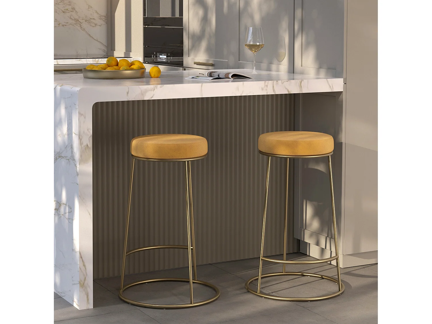 Set di 2 sgabelli per isola centrale 63 cm in velluto giallo curry - Kendal