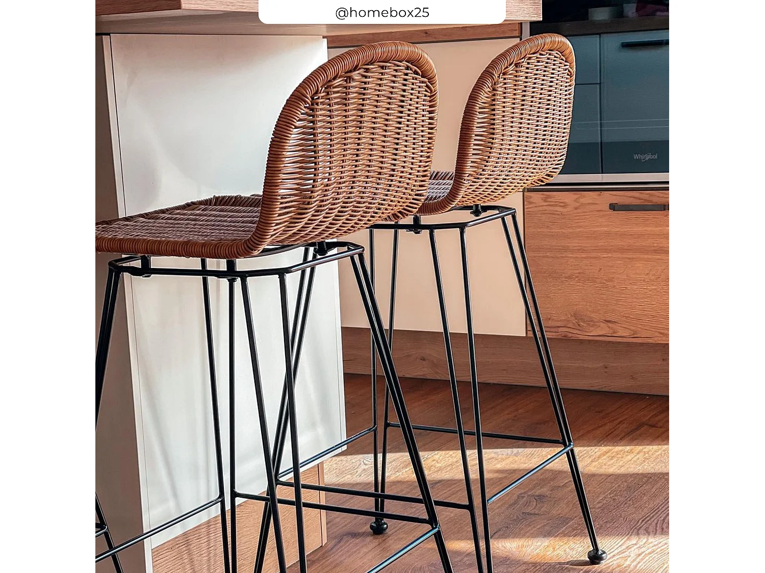 Lot de 2 chaises de bar mi-hauteur 63 cm en résine tressée marron - Jigani