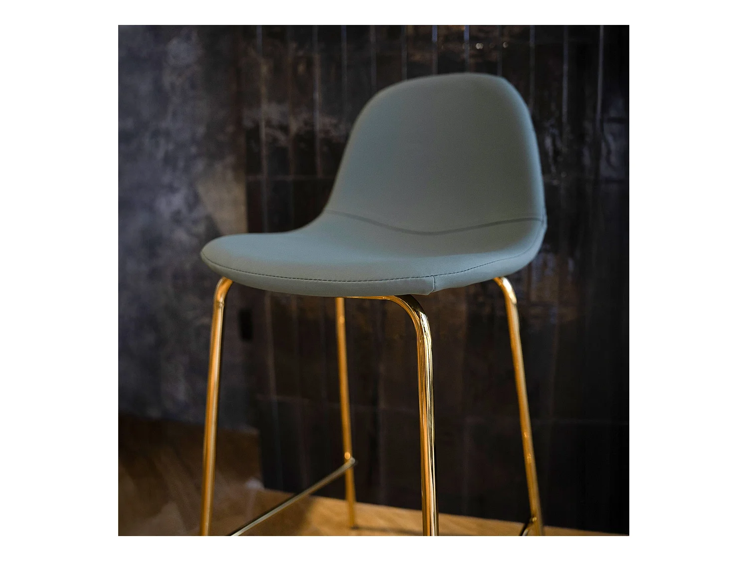 Set de 2 taburetes para isla de cocina en cuero sintético verde 65 cm - Henrik