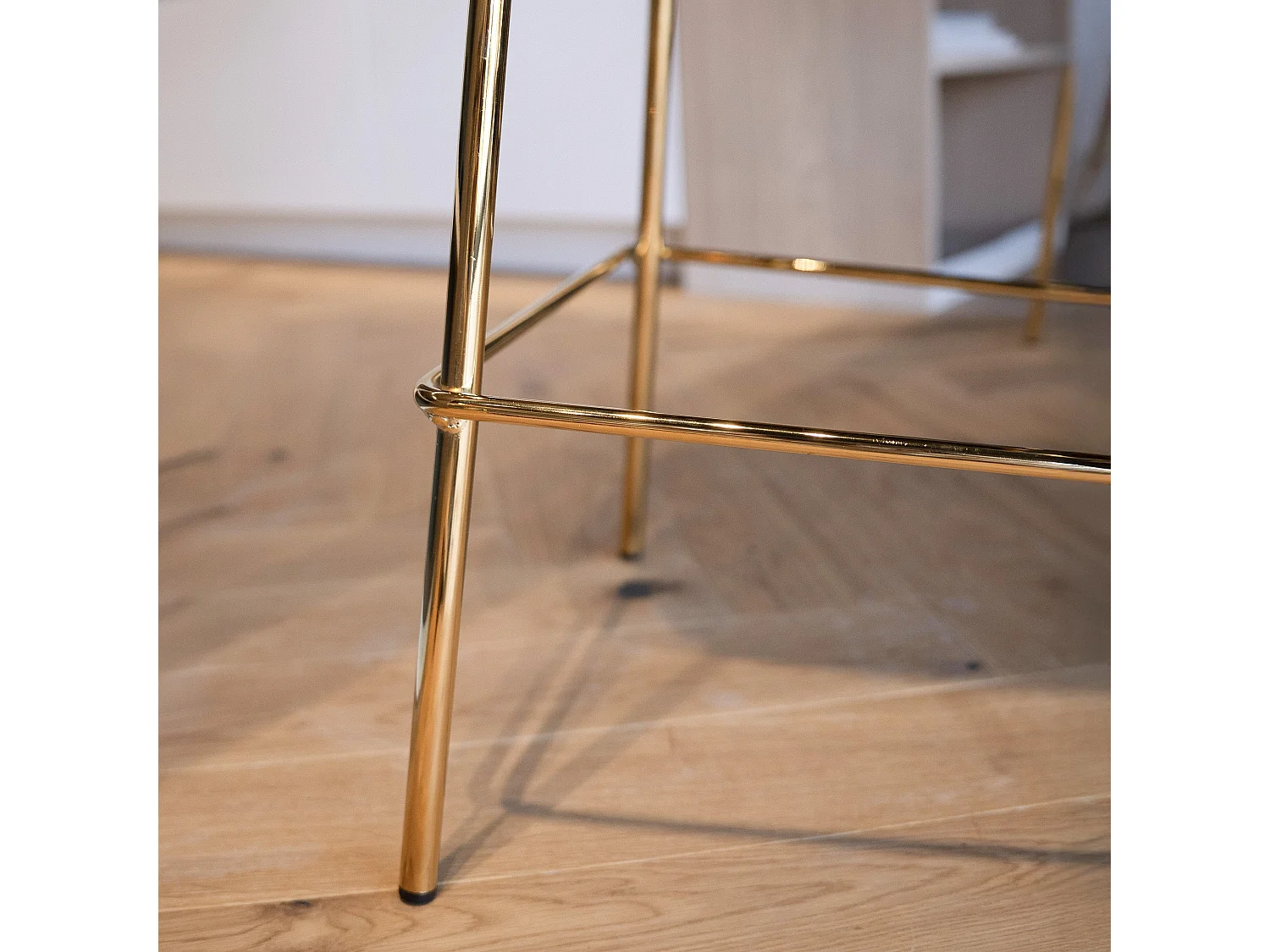 Lot de 2 chaises pour îlot central 65 cm en cuir synthétique vert - Henrik