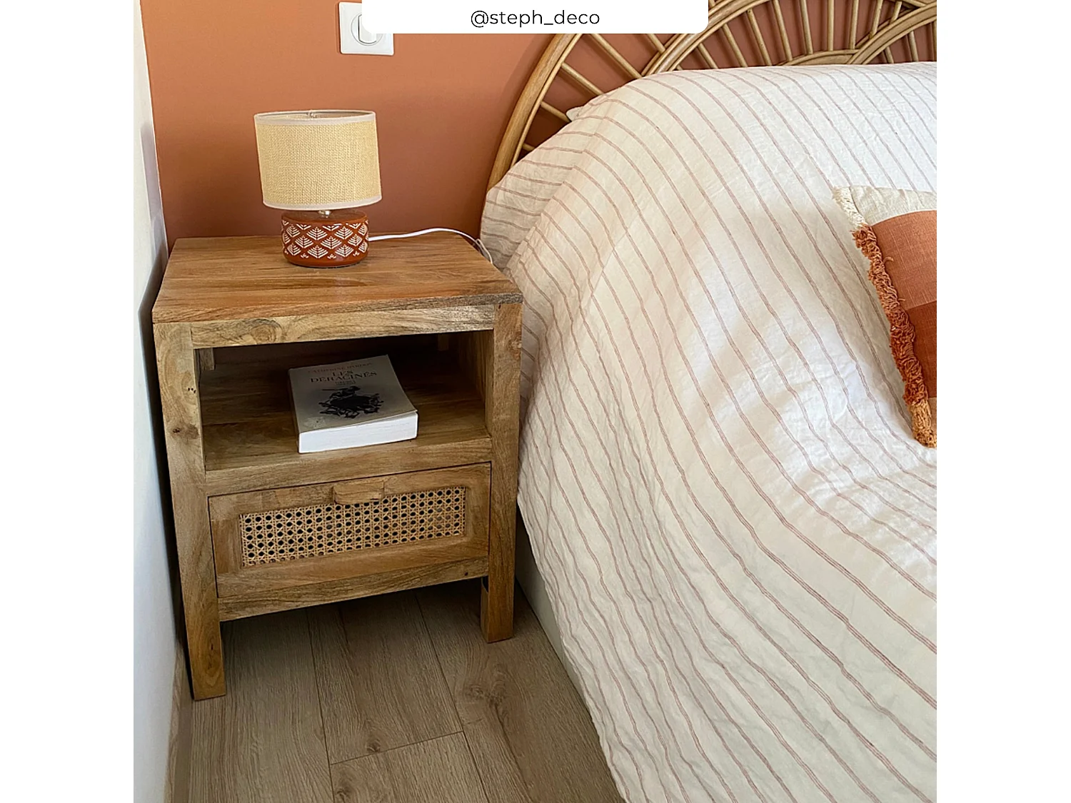 Comodino 1 cassetto e 1 nicchia  in legno e canna - Tiki