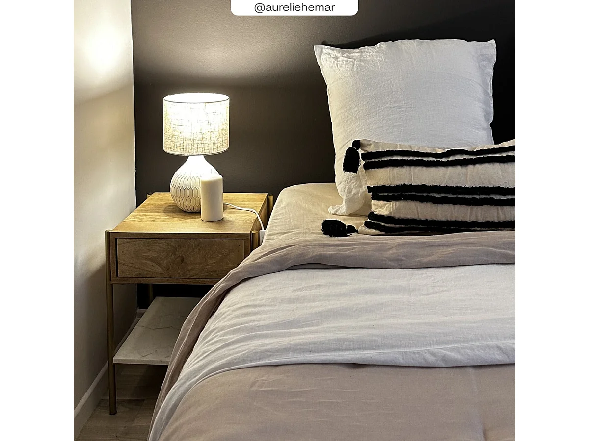 Comodino a cassetto in legno di mango e marmo - Doori