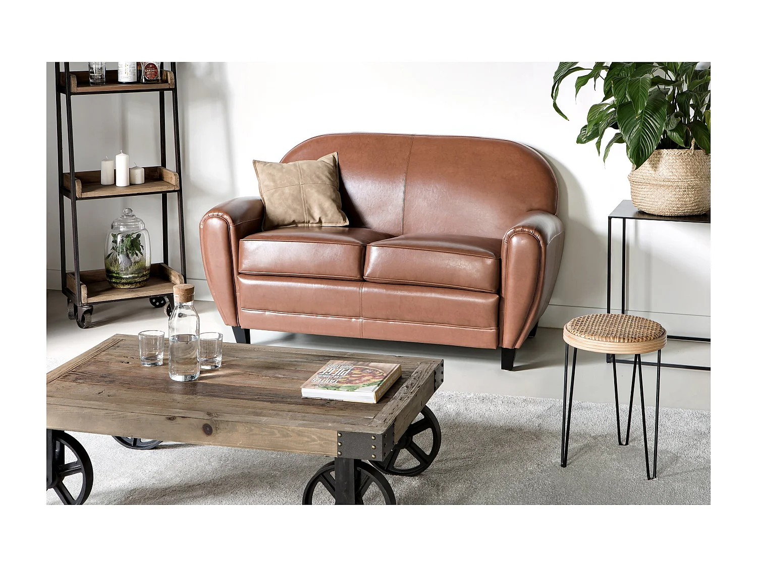 Canapé 2 places camel en croute de cuir enduite - Club