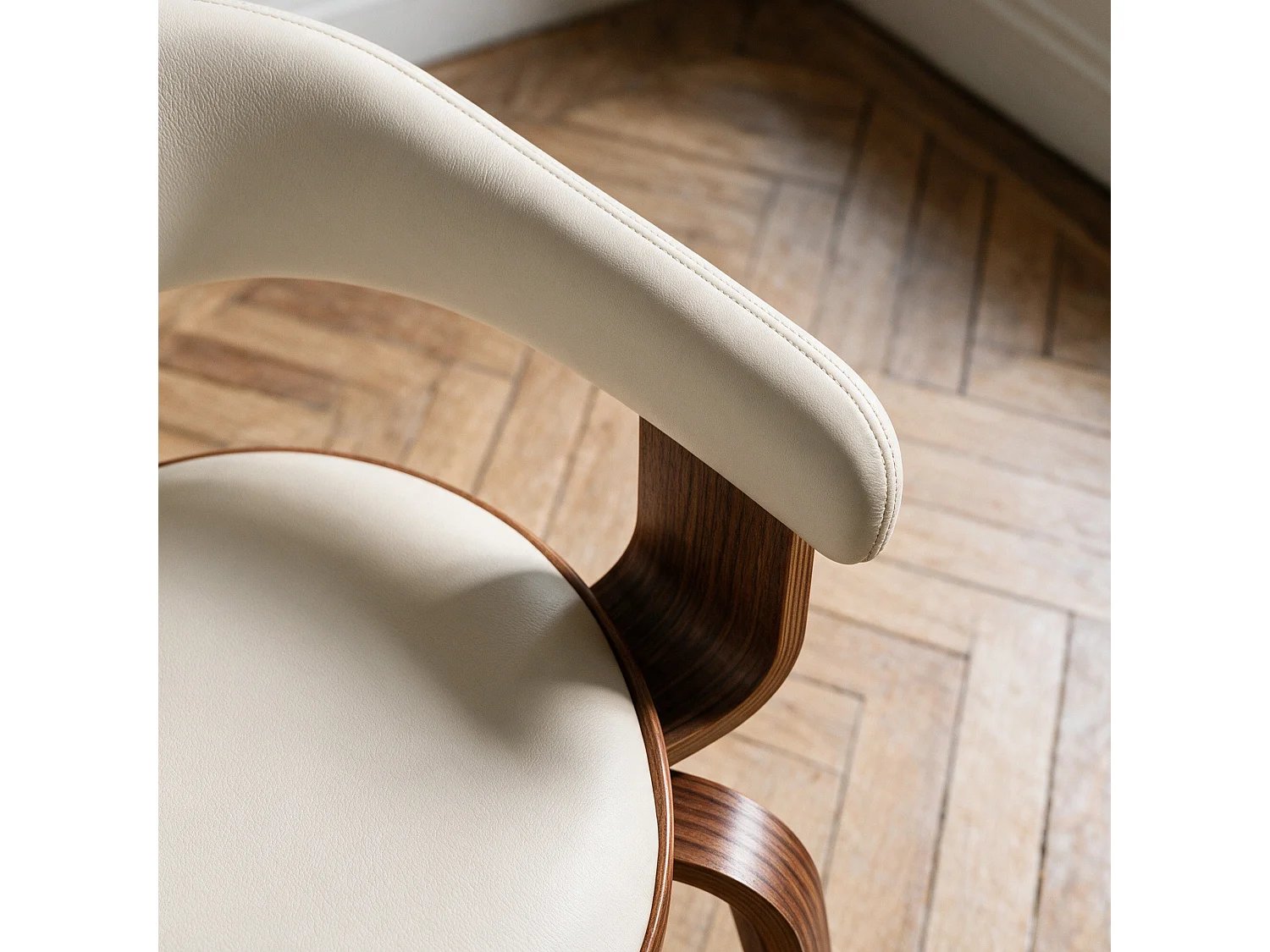 Silla con reposabrazos de cuero artificial blanco - Harold