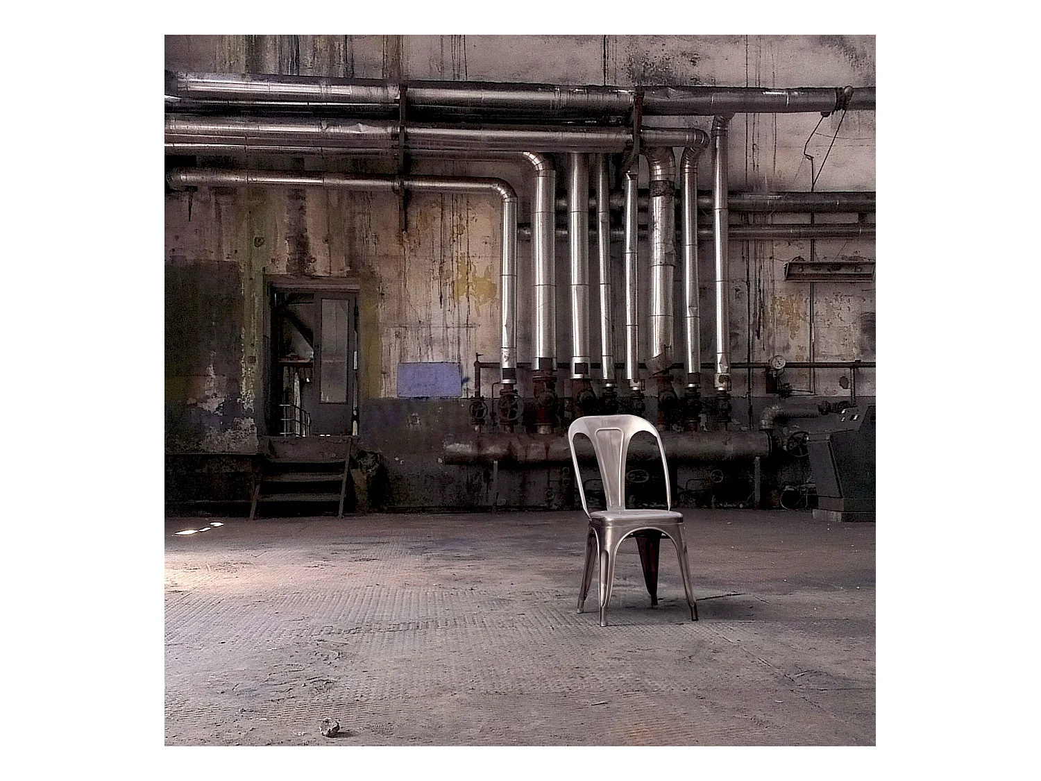 Lote de 2 sillas Indus cromadas de metal cromado para una decoración retro a bajo precio