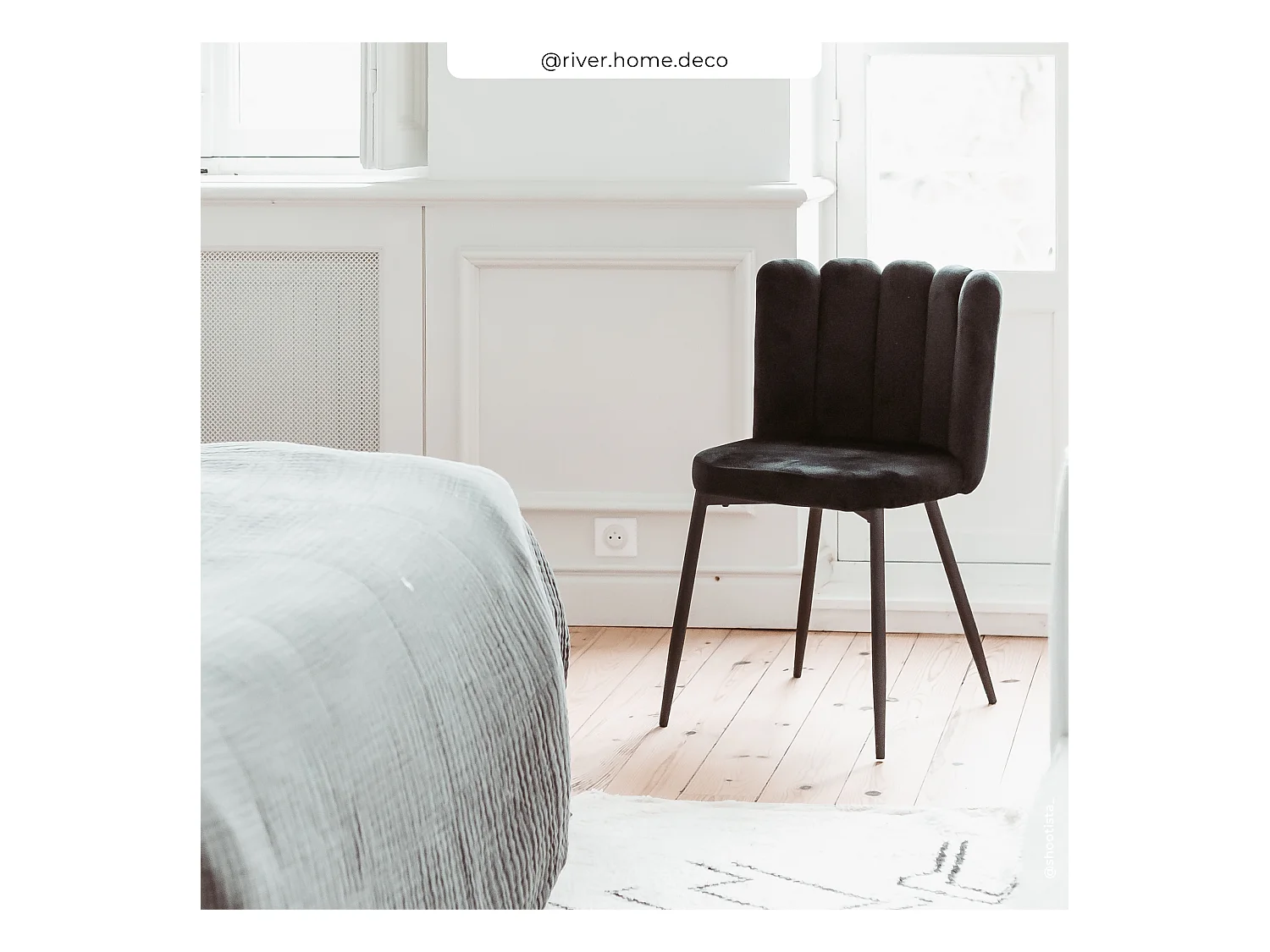 Lot de 2 chaises en velours noir et pieds en métal noir - Rosy