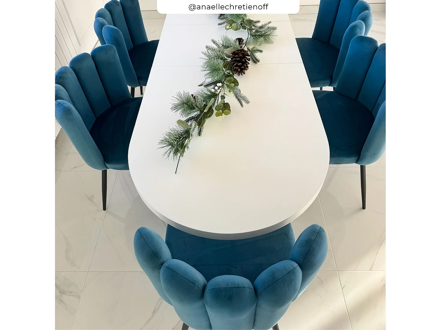 Set de 2 sillas de terciopelo azul con patas de metal negro - Rosy