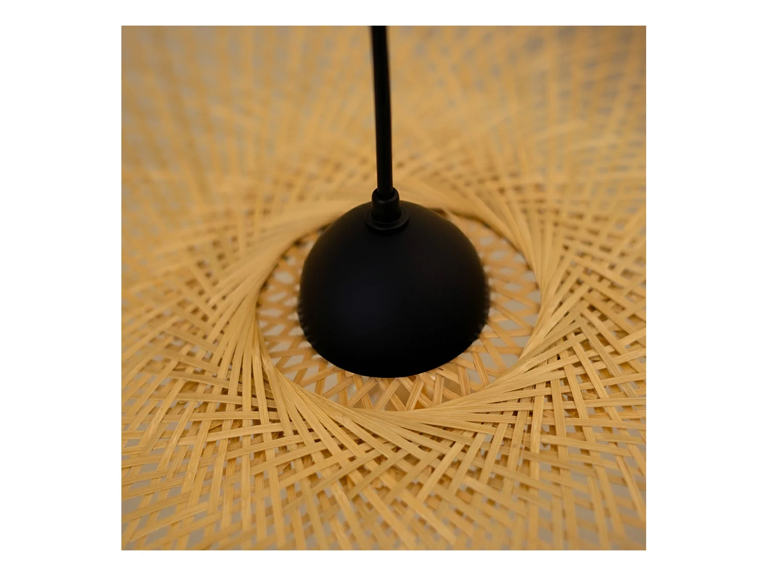 Suspension D75 cm en bambou avec fil noir - Jipi