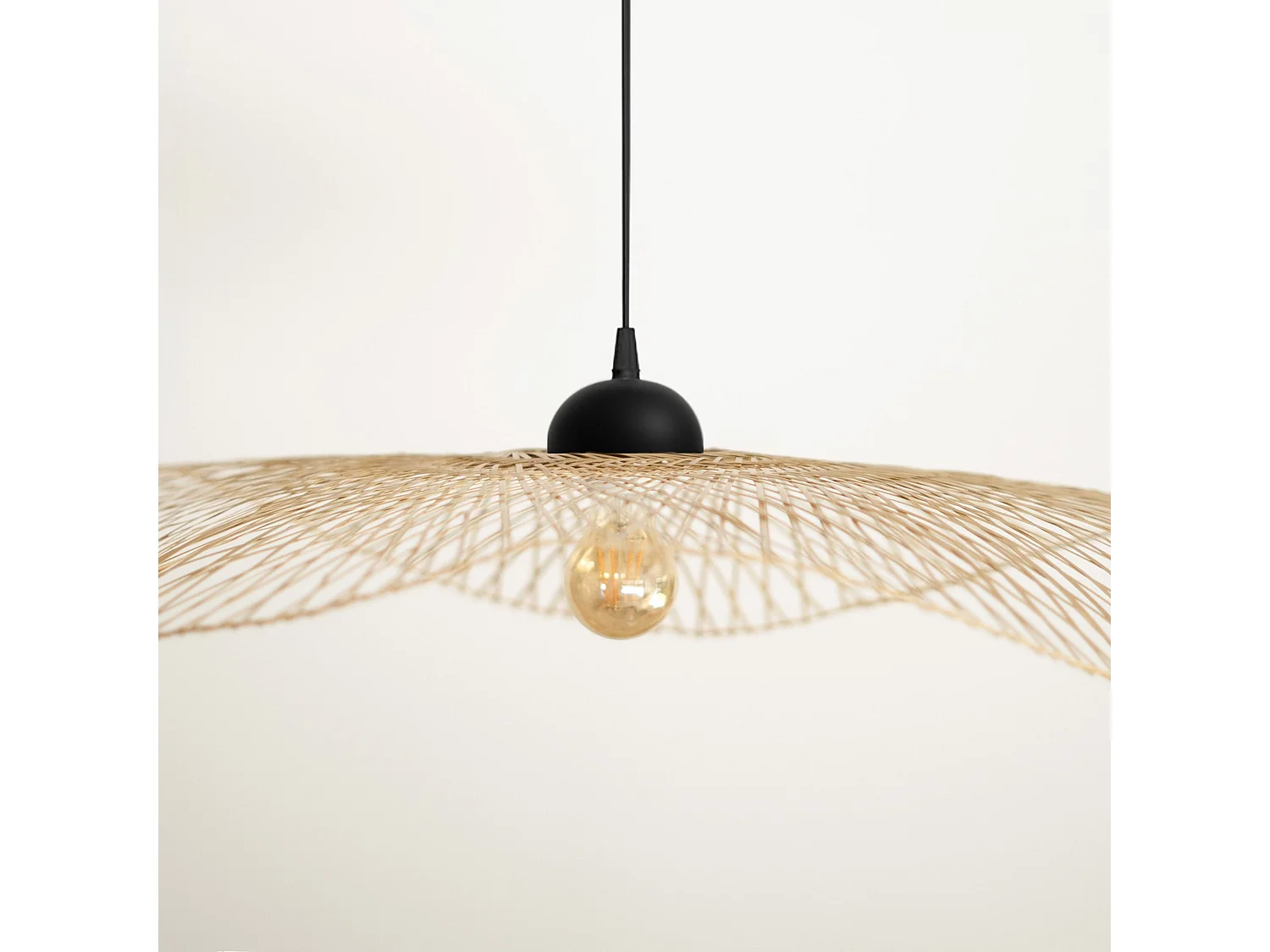 Suspension D75 cm en bambou avec fil noir - Jipi