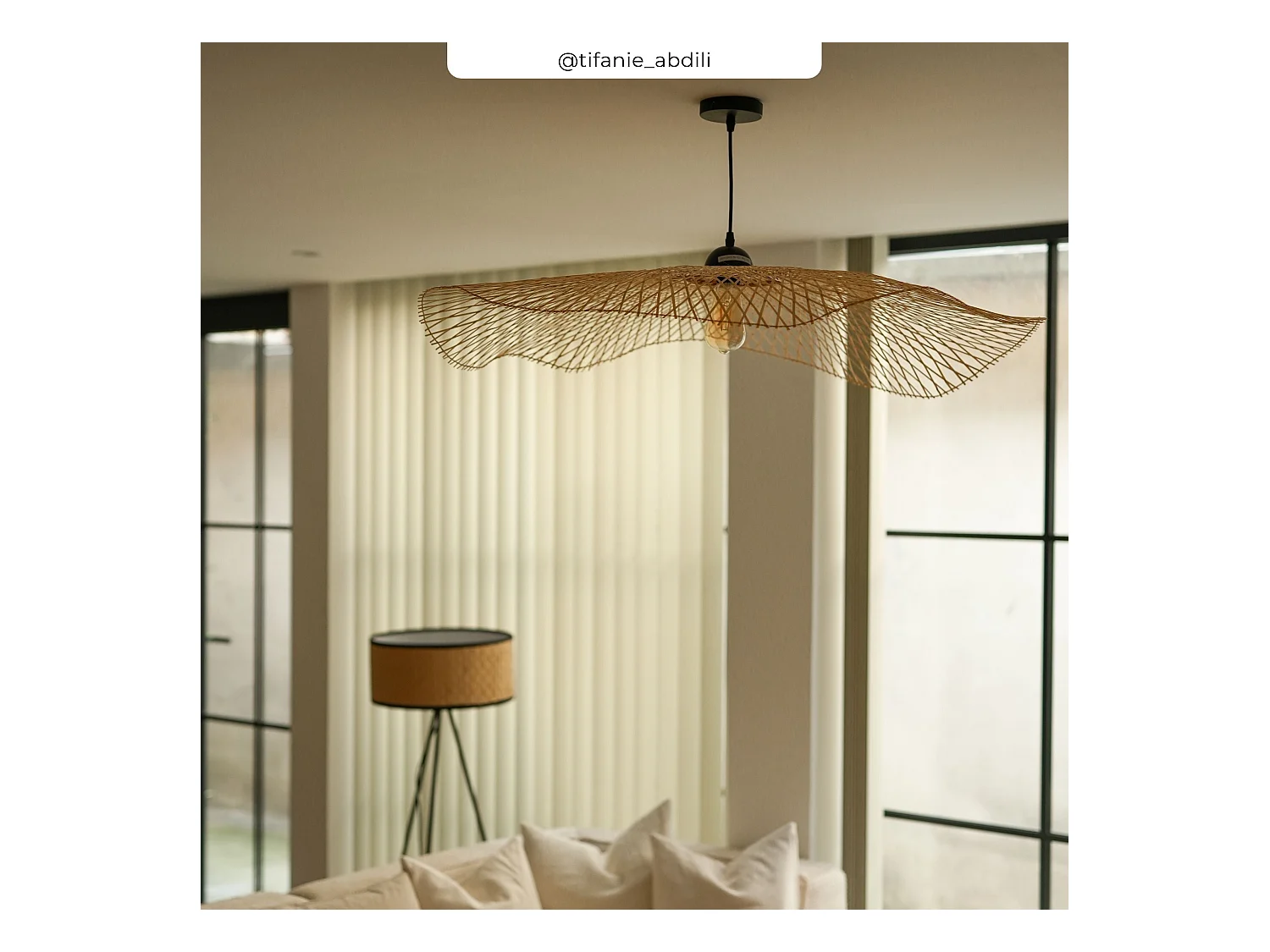 Suspension D100 cm en bambou avec fil noir - Jipi