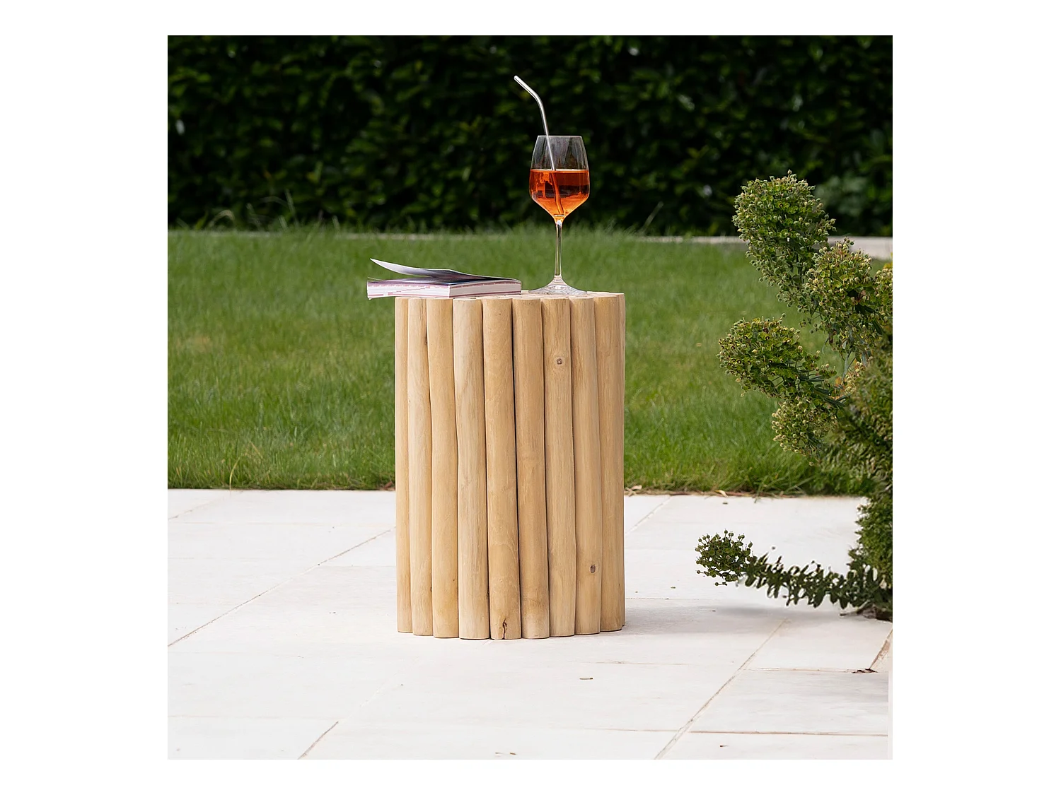 Table d'appoint de jardin ronde  en rondins de teck D30 cm - Imani