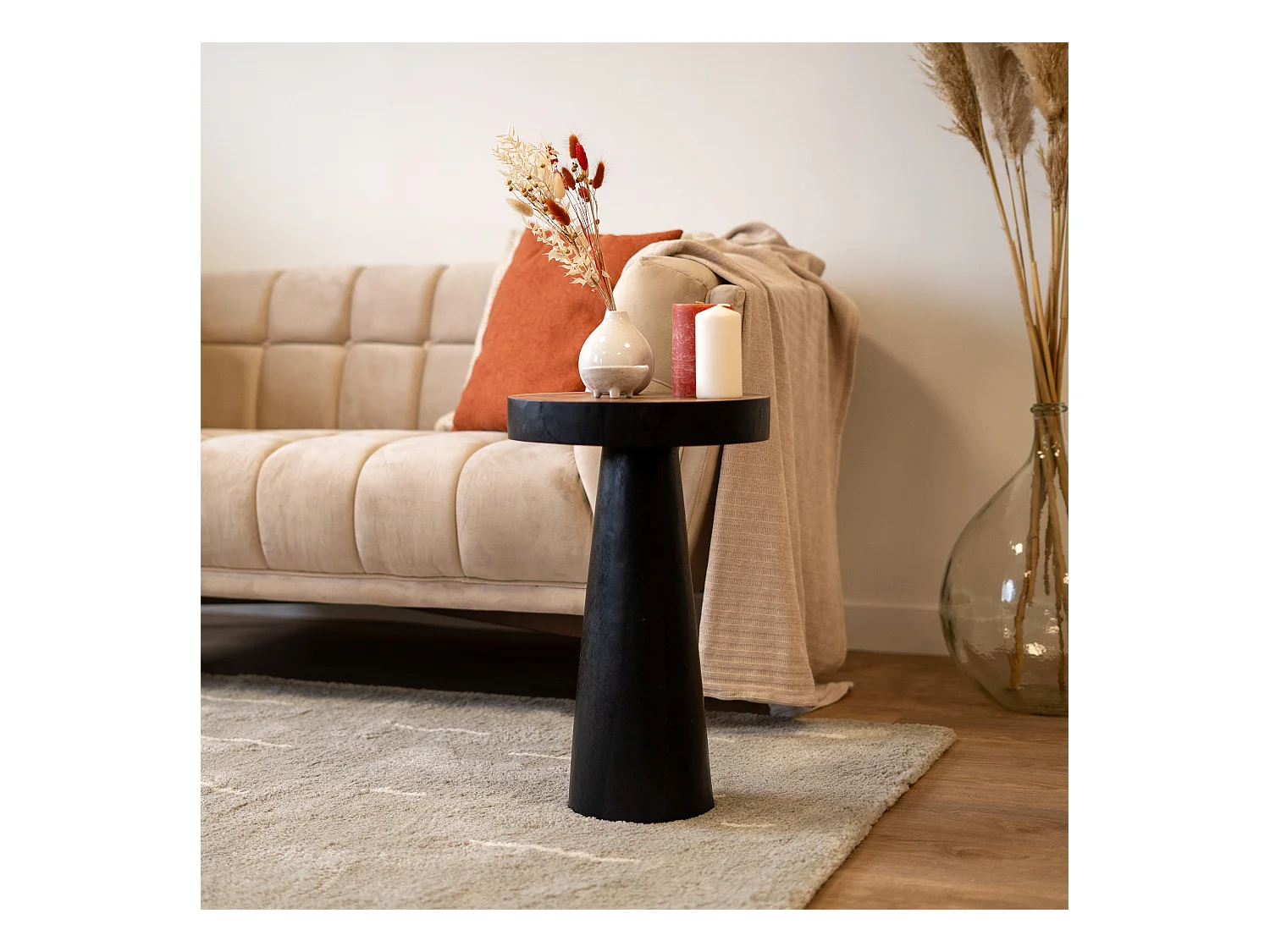 Table d'appoint ronde noire en bois de suar D35 cm - Janah