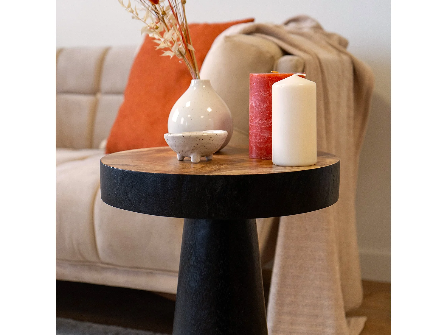 Tavolino rotondo nero in legno di suar D35 cm - Janah