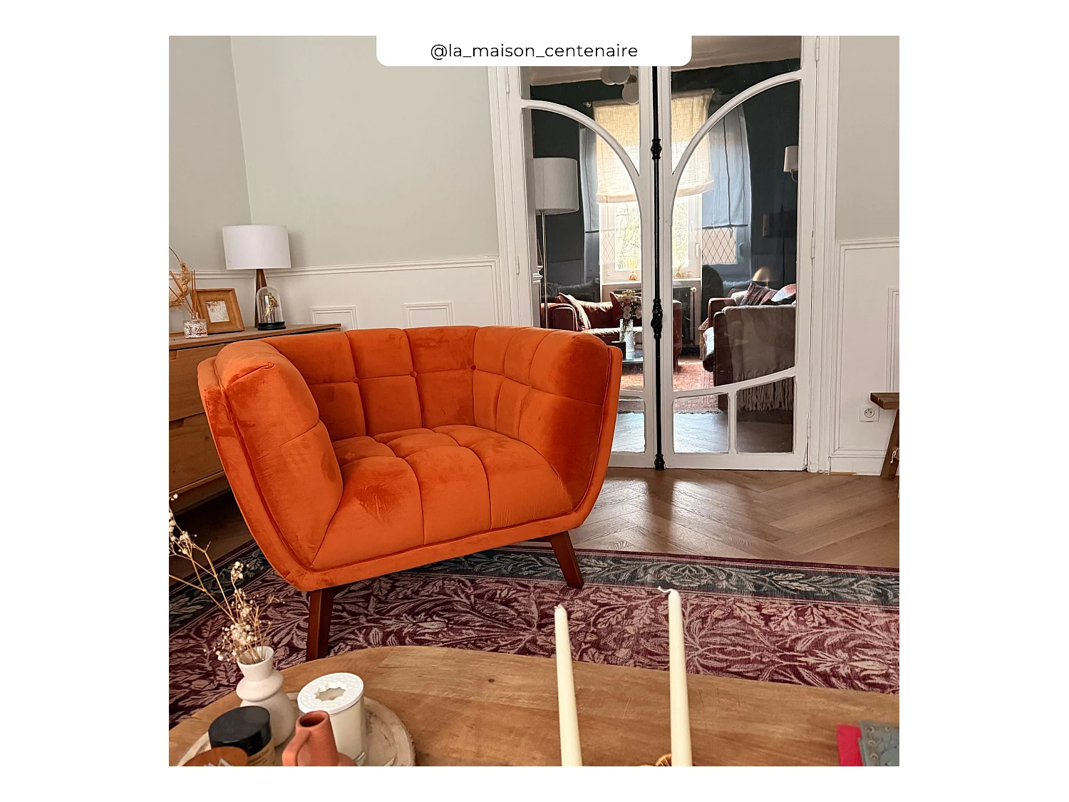 Fauteuil en velours orange curcuma - Mona