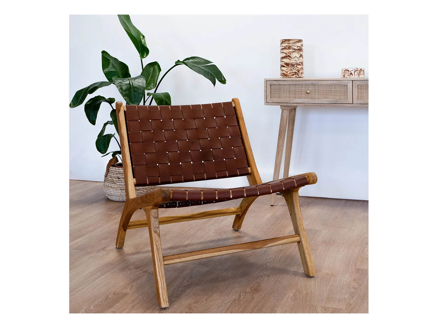 Sillón de teca y cuero tejido marrón - Kuna