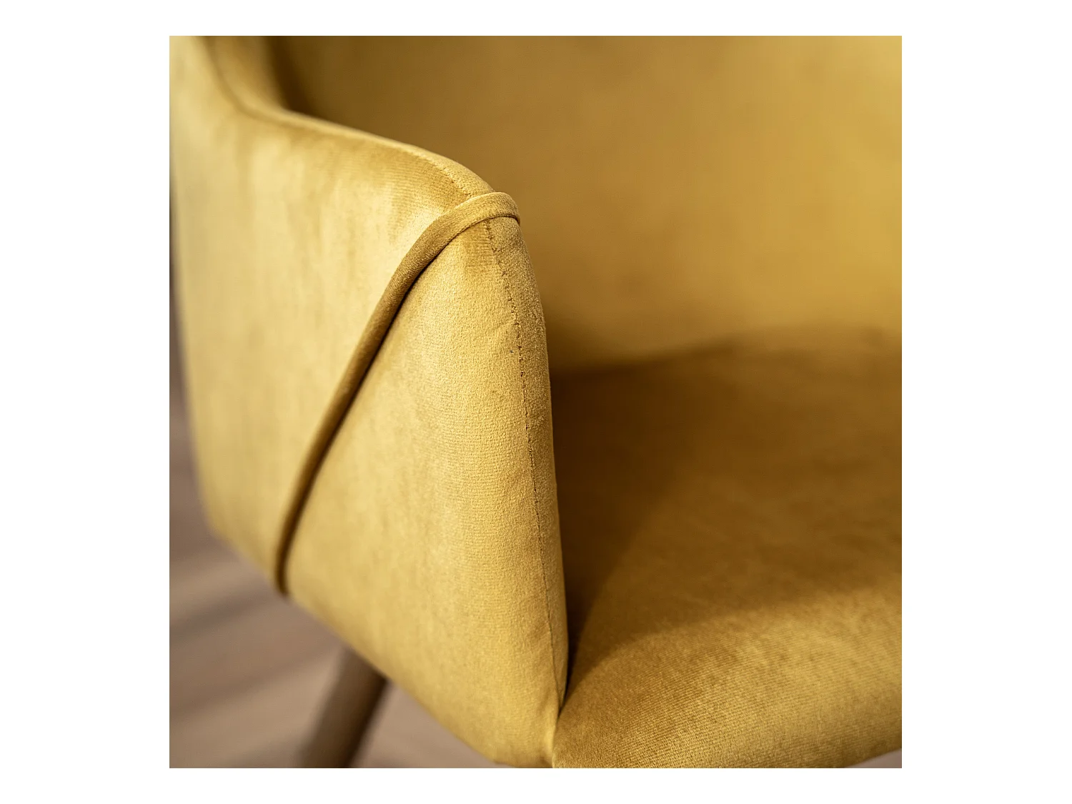 Lot de 2 chaises avec accoudoirs en velours jaune moutarde - Daisy