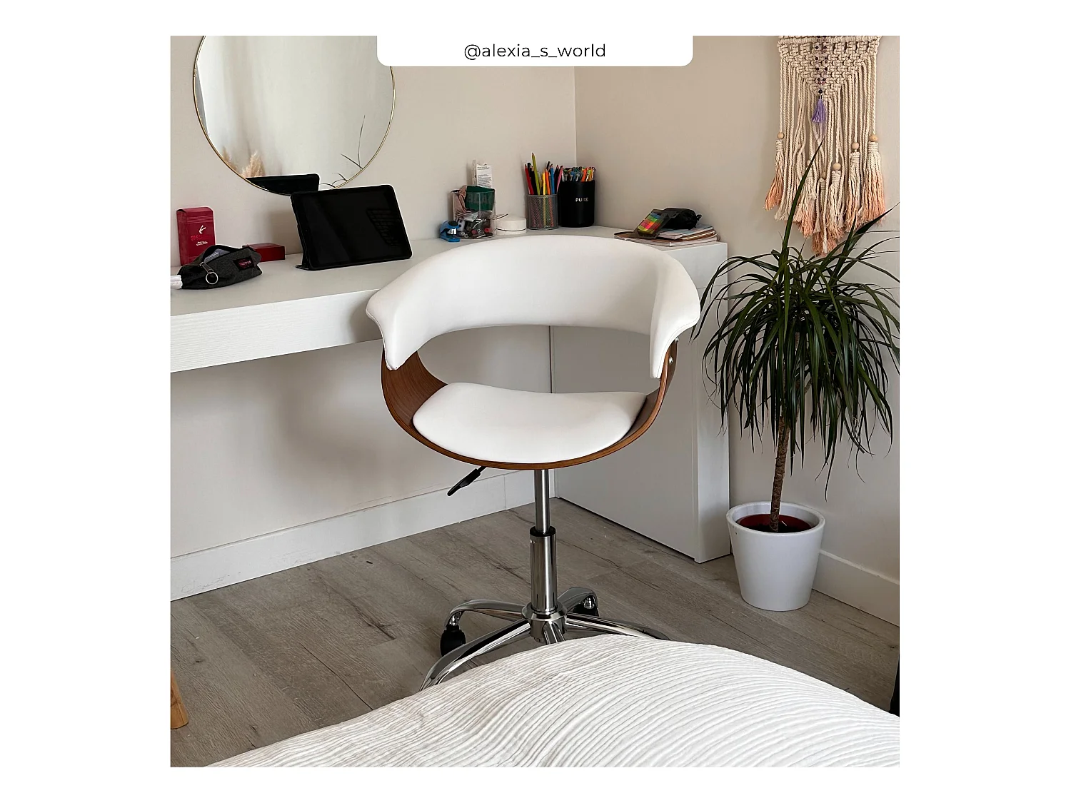 Silla de oficina con ruedas en madera y PU blanco - Basile