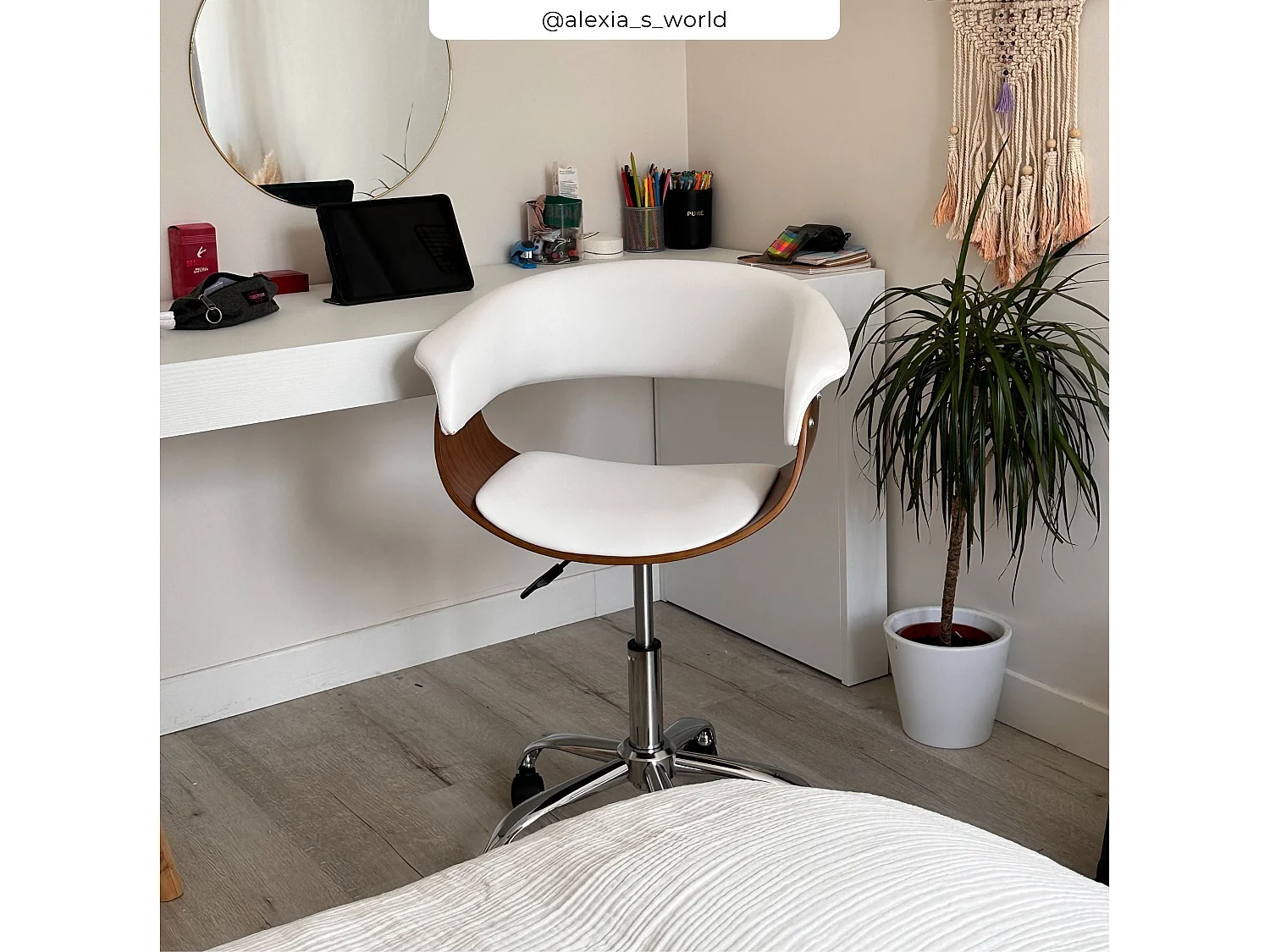 Chaise de bureau pivotante en bois et PU blanc - Basile