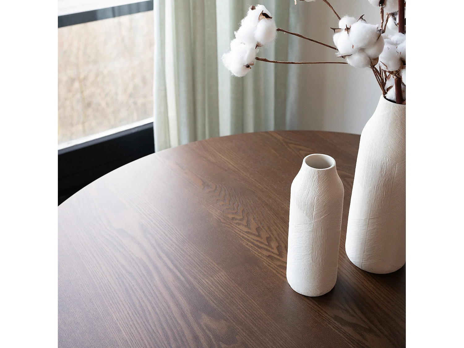 Tavolo rotondo per 4 persone in legno scuro D105 cm - Liwa