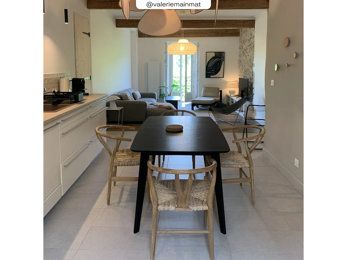 Table rectangulaire 4/6 personnes extensible en bois noir 150/180 cm - Oman