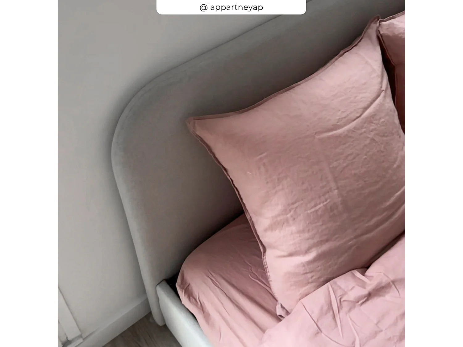 Lit double avec coffre 140x190 cm en tissu gris/beige - Tilly