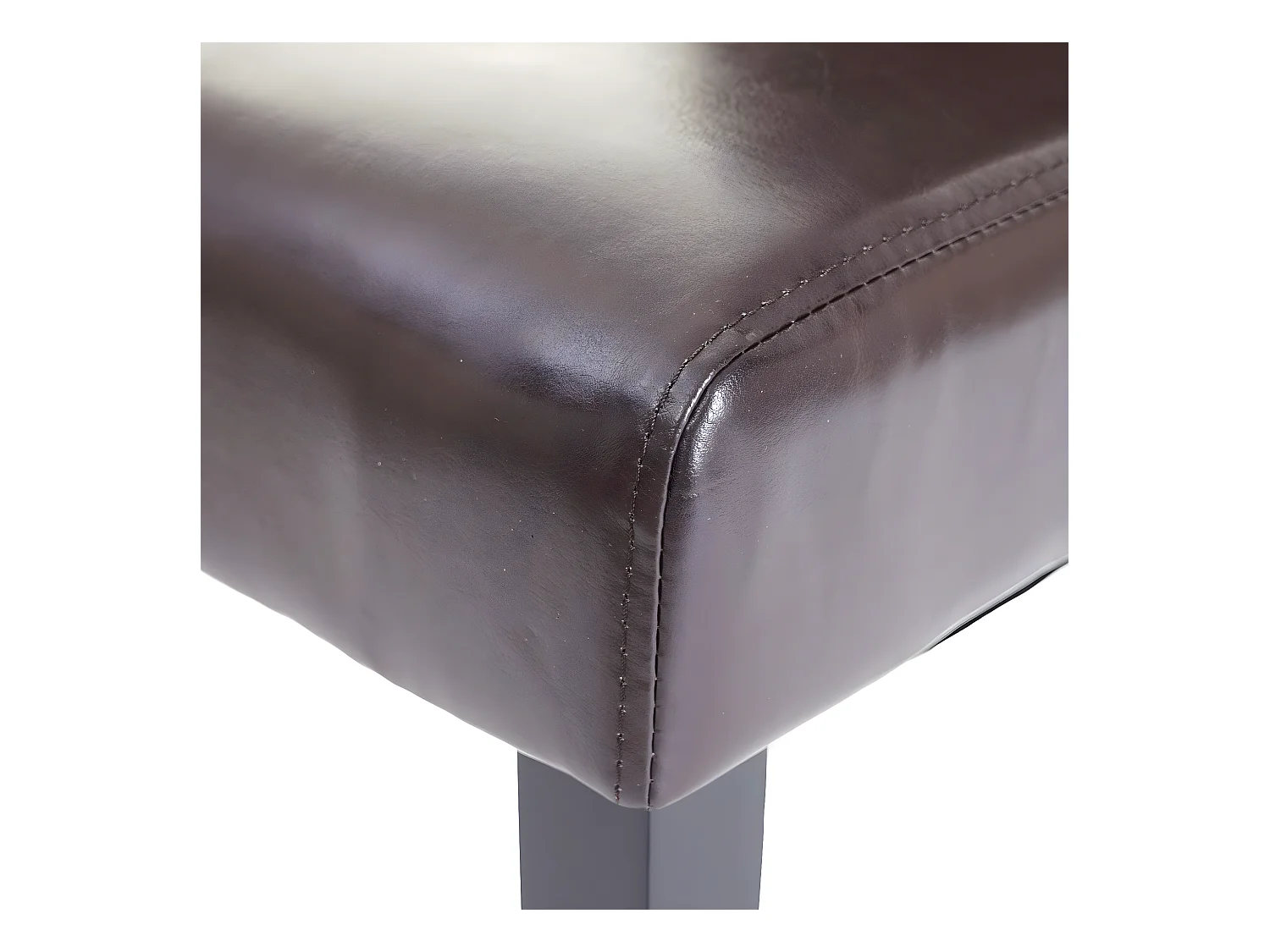 Lot de 2 chaises en synthétique marron pieds en bois foncé CDS04444