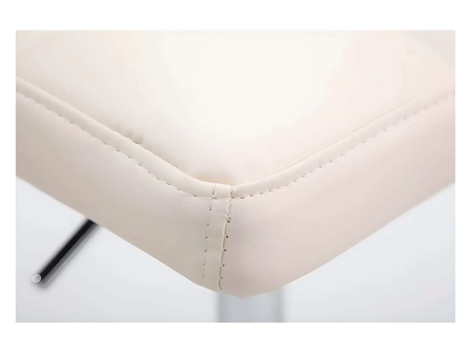 Lot de 2 chaises de salle à manger style moderne et design en synthétique crème hauteur réglable pivotant pieds en métal 10_0000222