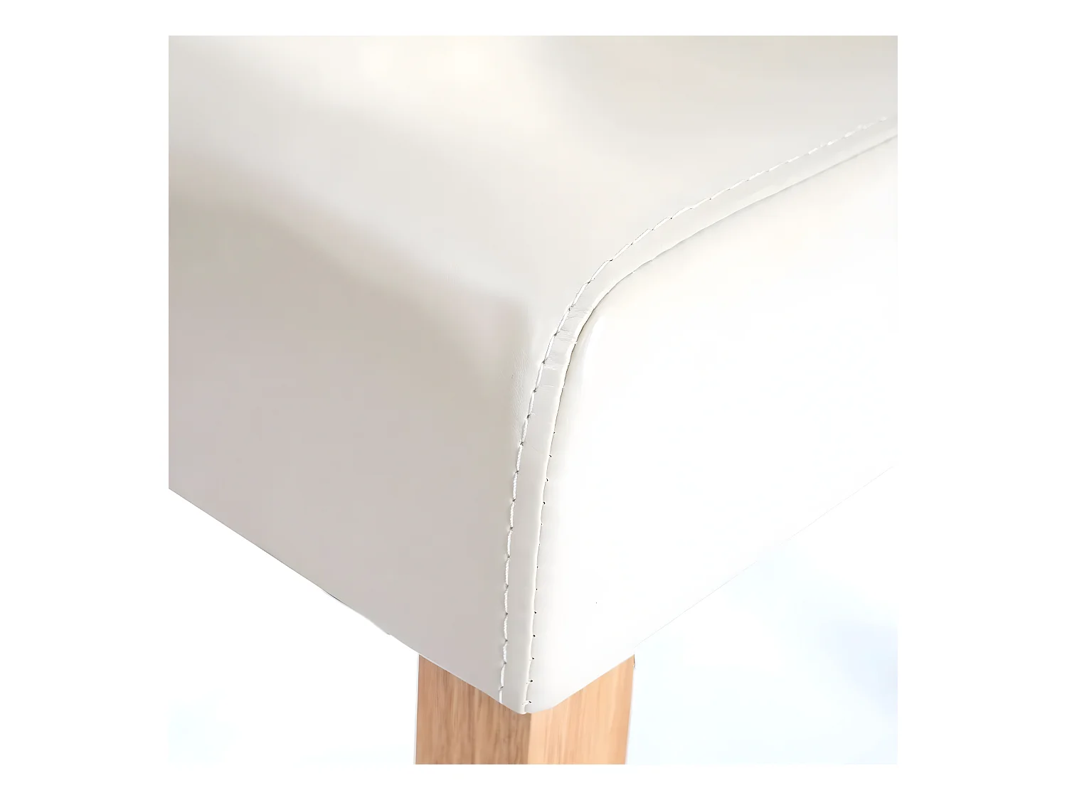 Lot de 6 chaises en synthétique crème pieds en bois clair CDS04643