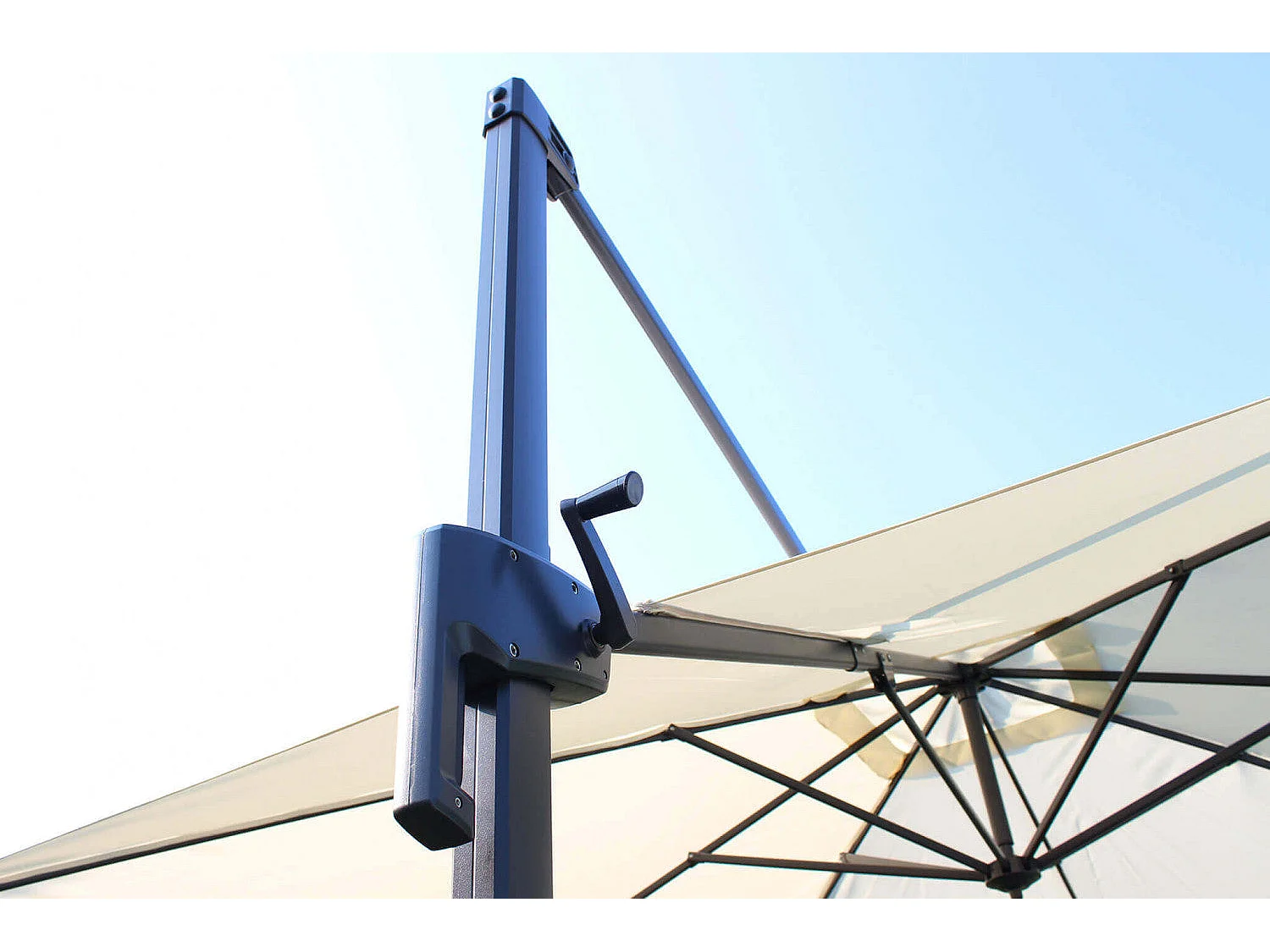 Ombrellone palo laterale ''Newton'' in alluminio verniciato da giardino e balcone / 3 x 2 Mt / Ecrù