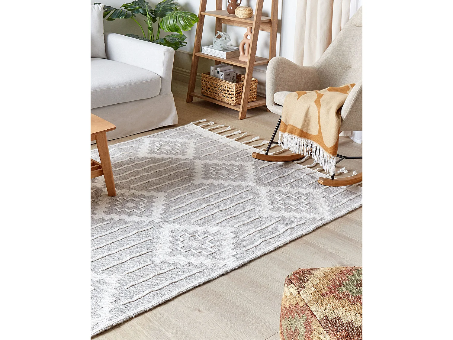 Outdoor Teppich Kunststoff grau / weiß 140 x 200 cm orientalisches Muster Tabiat