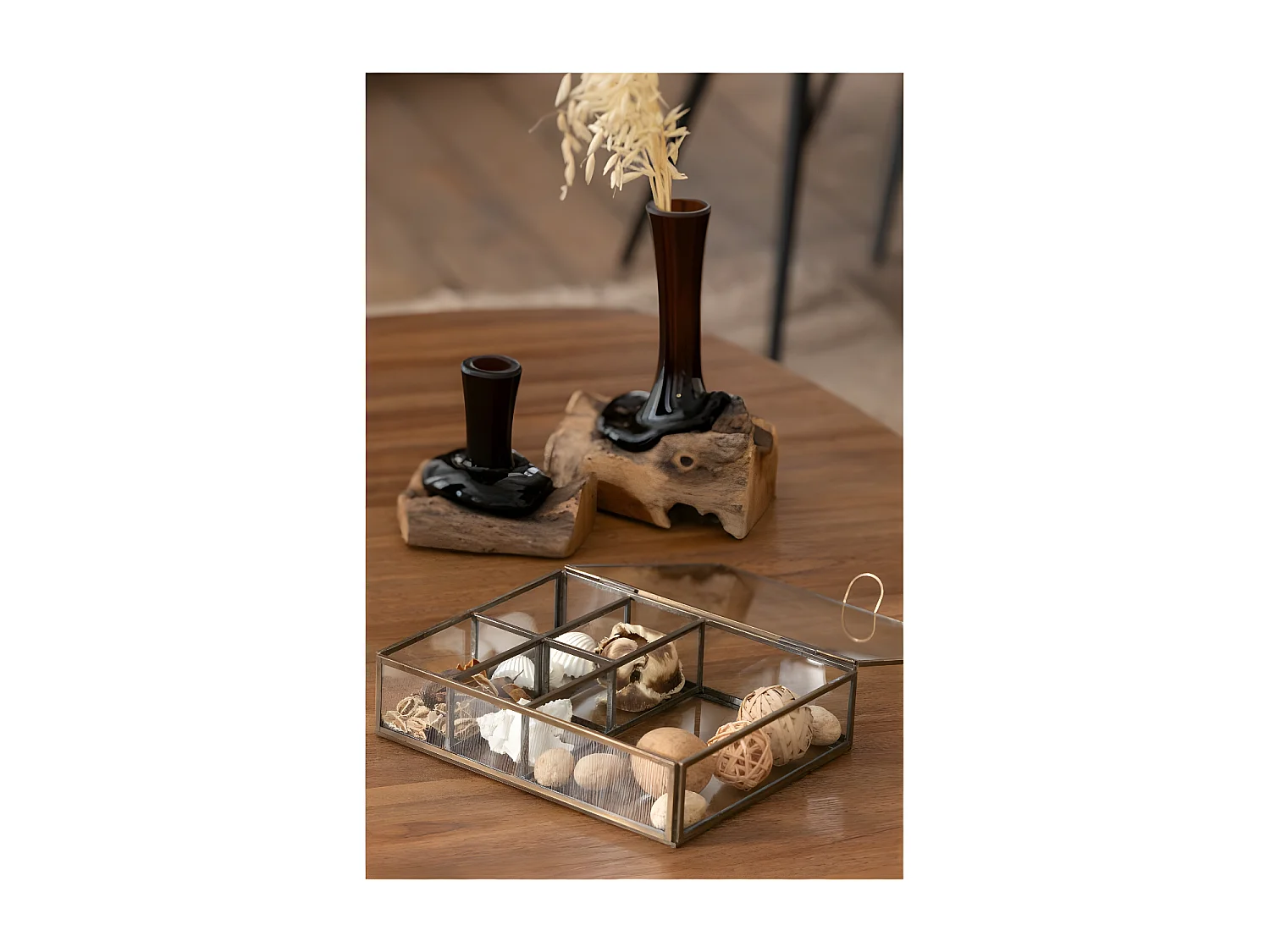 Potpourri de flores y nueces en madera natural 19x19x6 cm