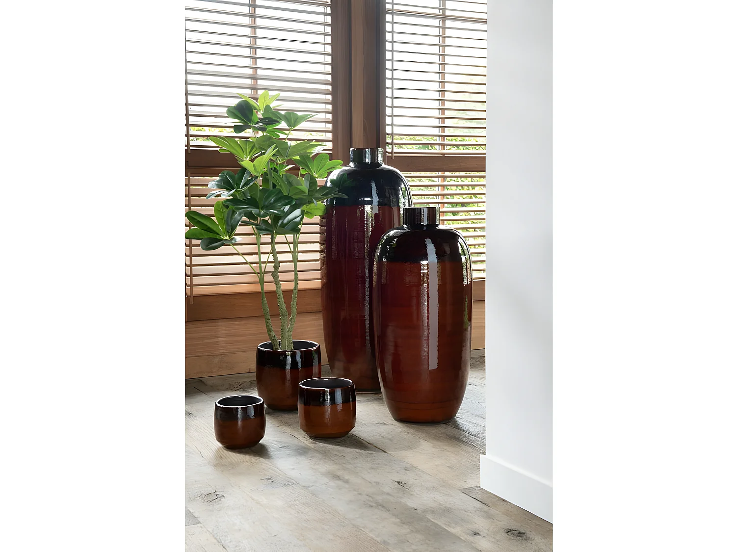 Vaso ovale con collo in ceramica rossa 31x31x73 cm