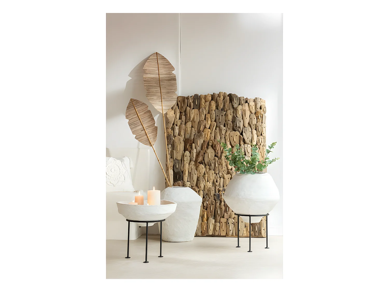 Jarrón alto de papel blanco de 50x50x63 cm