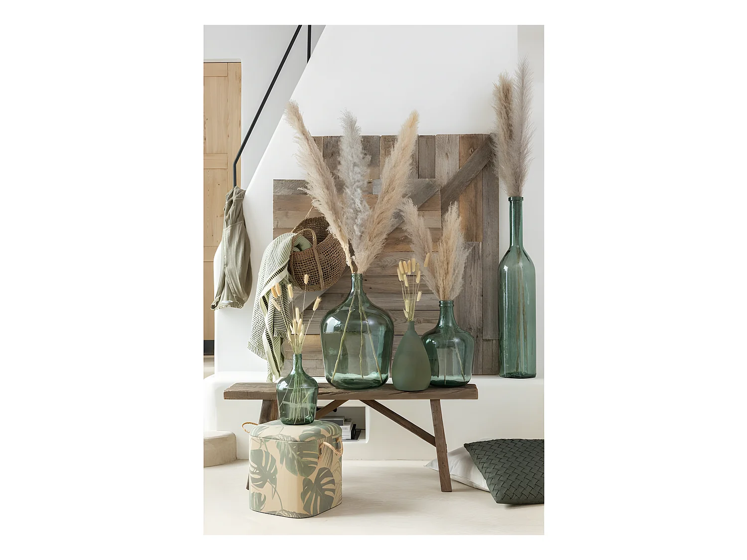 Botella de vidrio verde de 21x21x101 cm