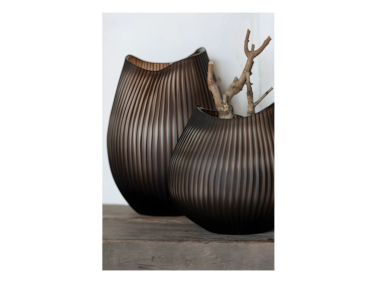 Jarrón de líneas de vidrio marrón 21x21x32 cm