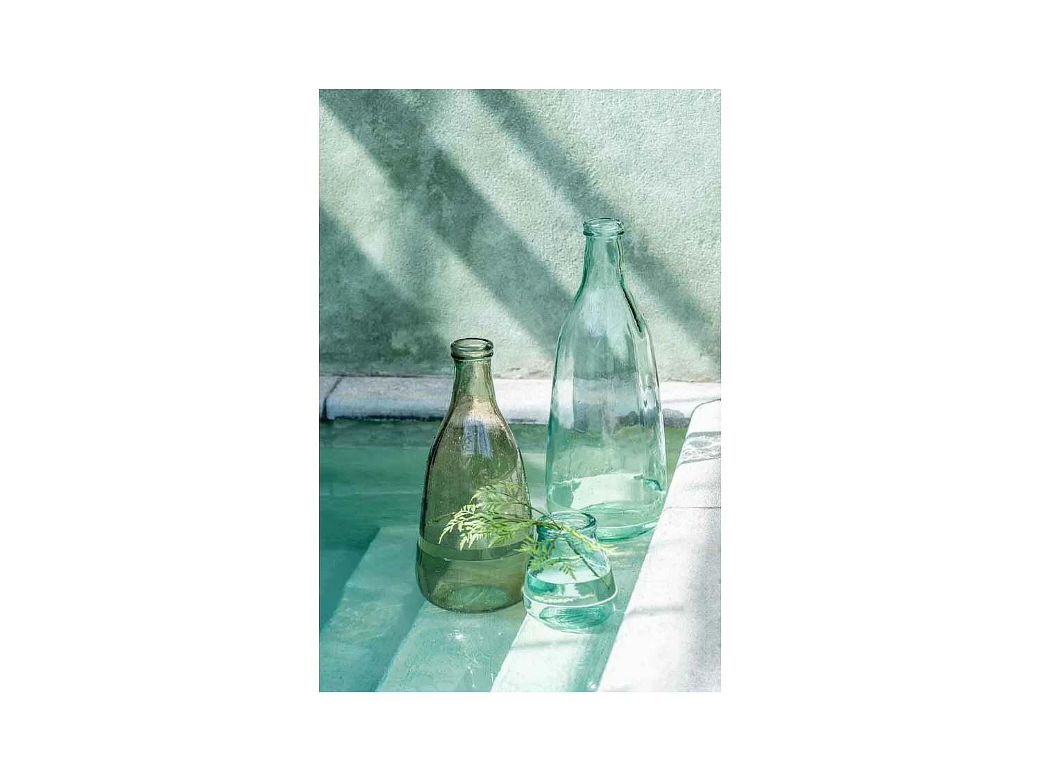 Botella de vidrio transparente de 25x25x75 cm