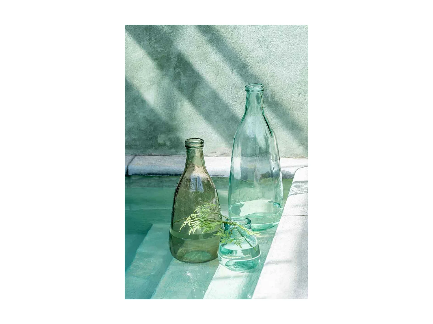 Botella de vidrio transparente de 25x25x75 cm