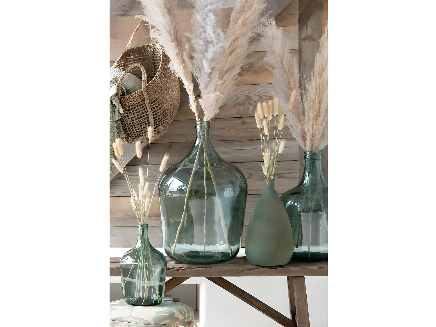 Jarrón de vidrio verde en forma de damajuana de 37x37x56.5 cm