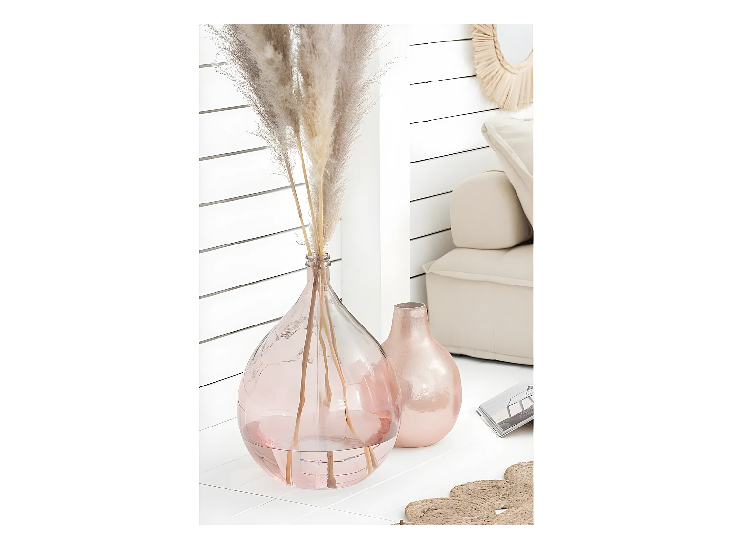 Jarrón de vidrio en color salmón de 40x40x56 cm