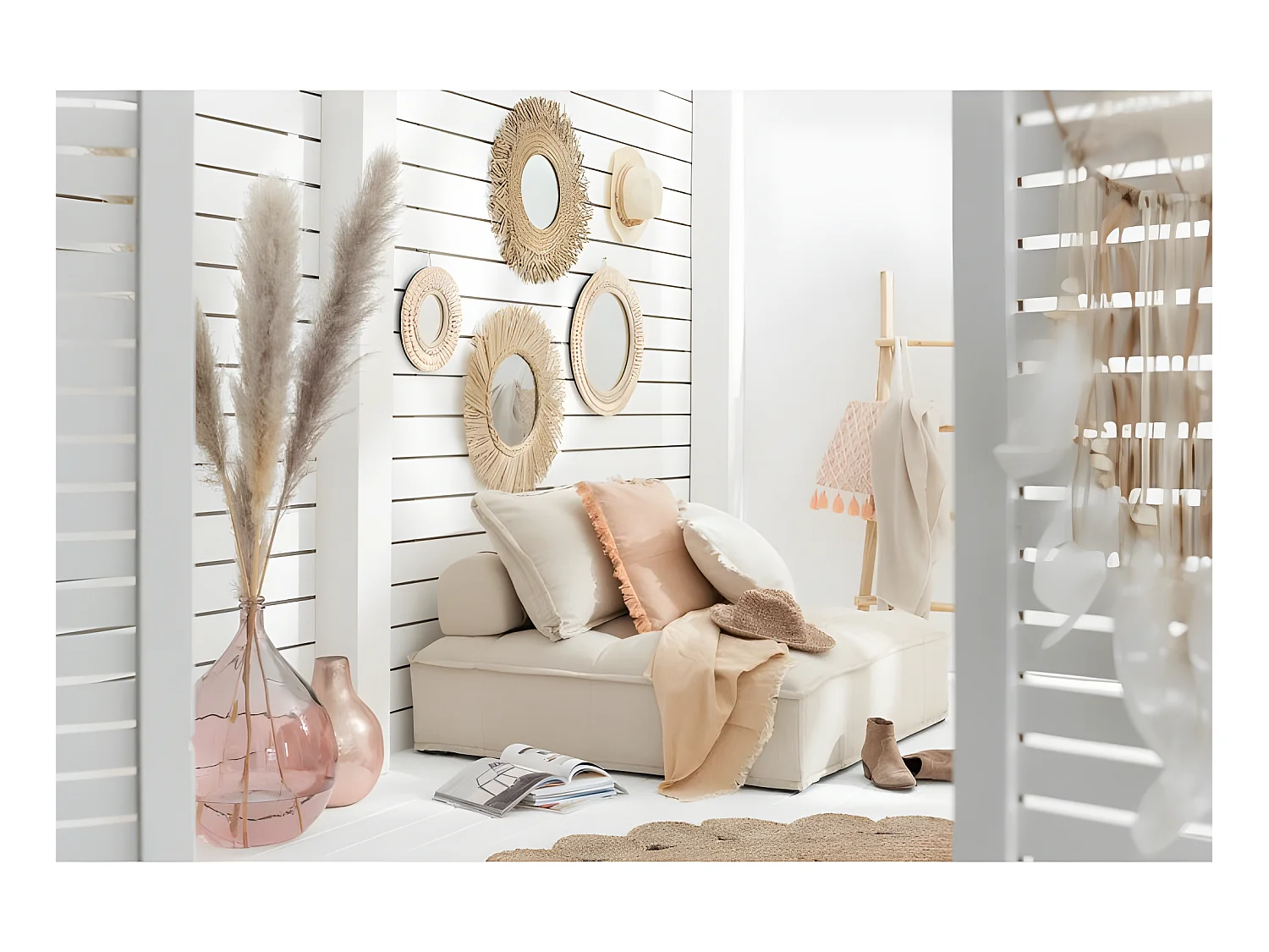 Jarrón de vidrio en color salmón de 40x40x56 cm