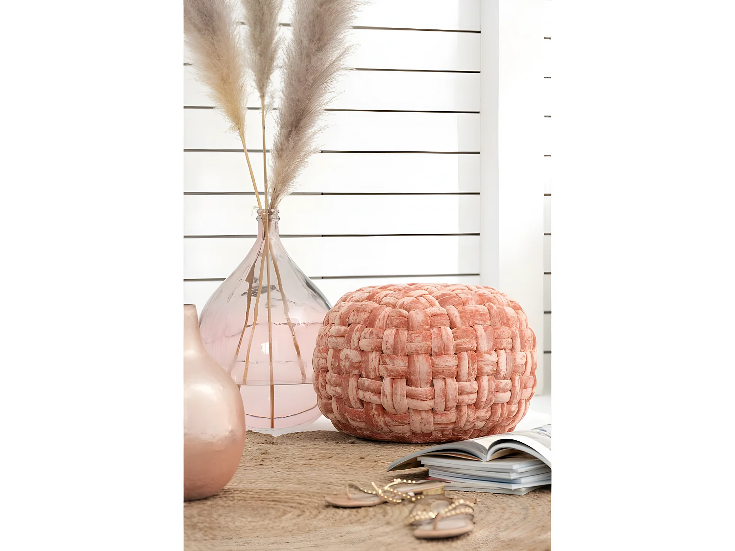 Jarrón de vidrio en color salmón de 40x40x56 cm