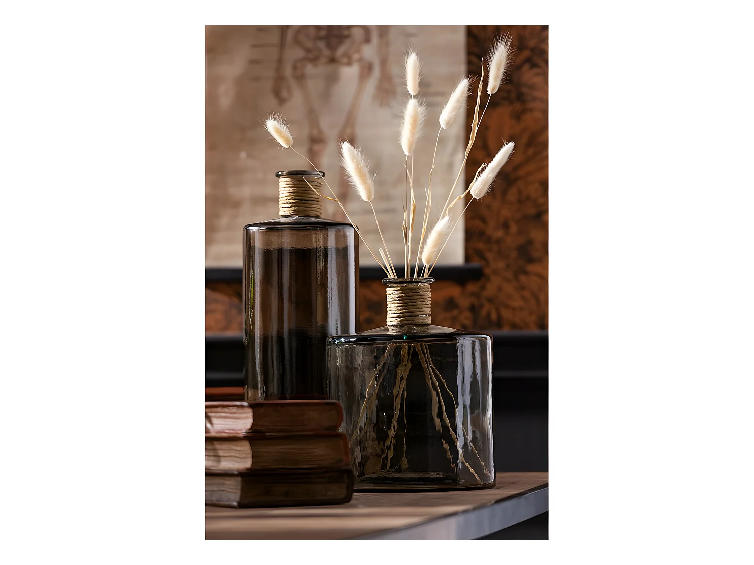 Botella de vidrio marrón en forma de jarrón de 25x25x75 cm