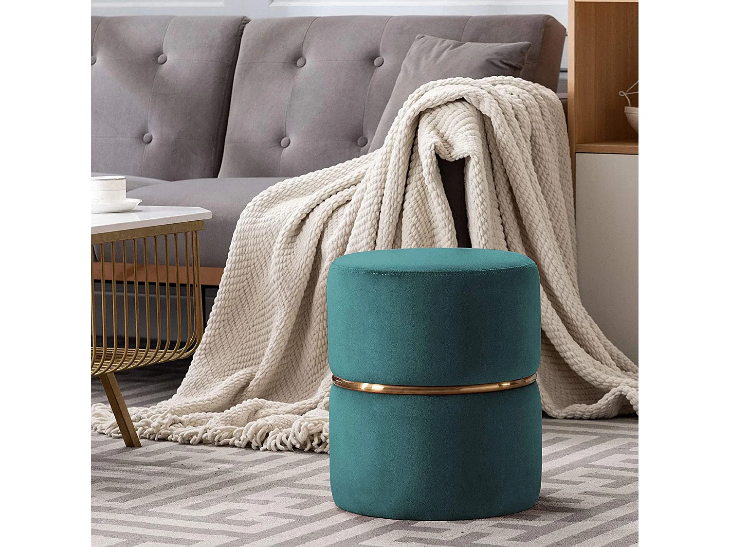 Tabouret rembourré rond pouf collier métallique doré en tissu velours bleu pétrole TABO09064