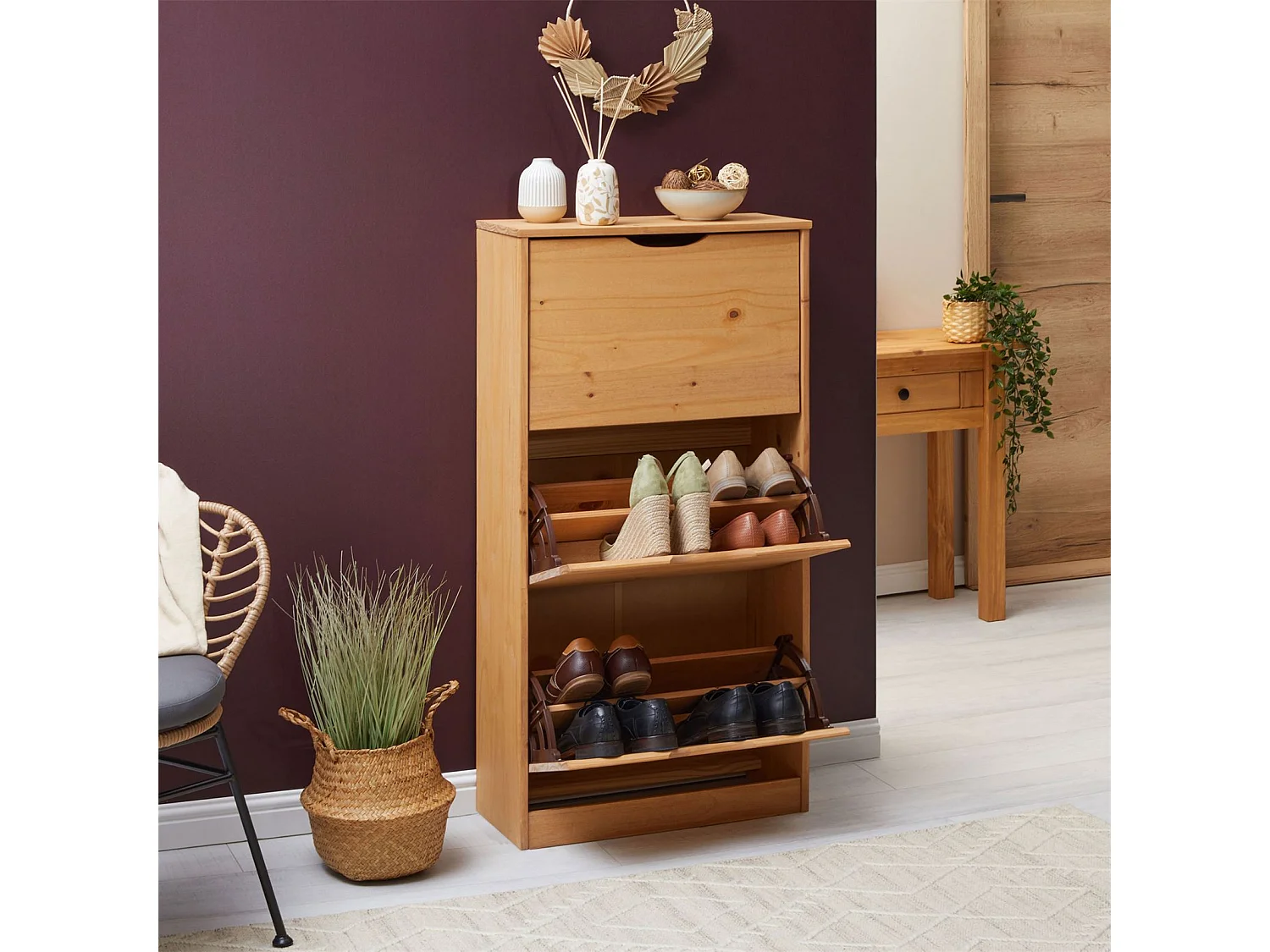 Meuble à chaussures BASIL armoire avec 3 abattants rangement pour 18 paires, pin massif lasuré brun, style campagne