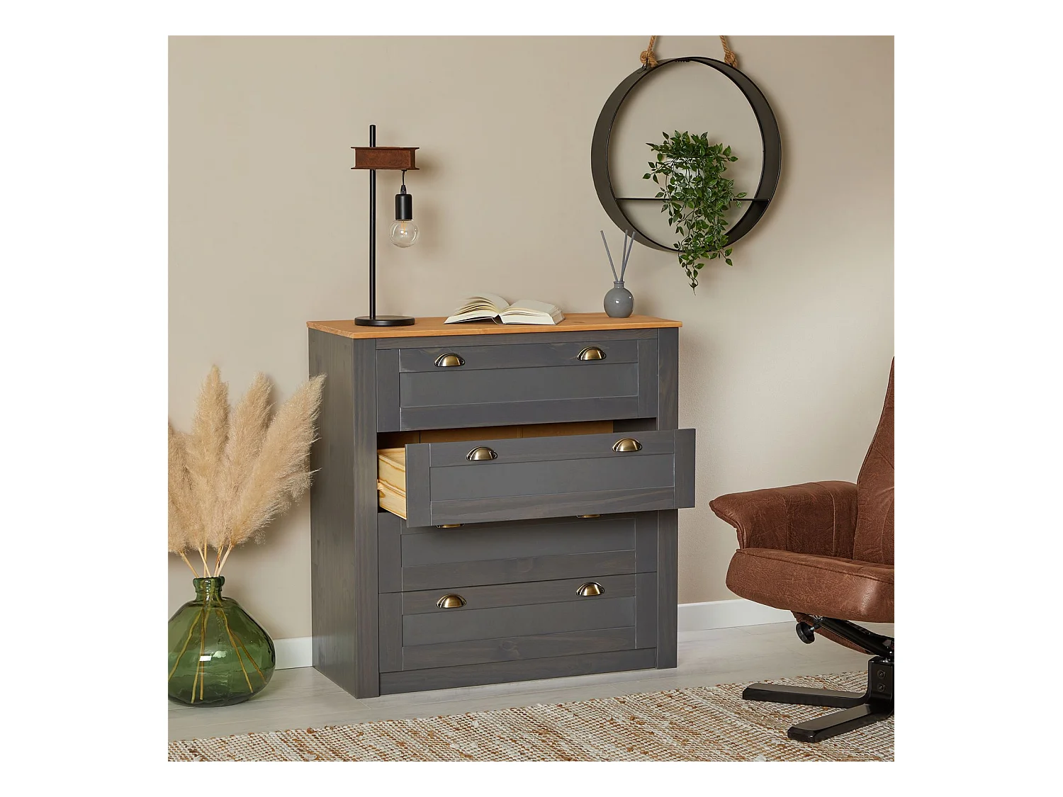 Commode chambre BOLTON L 91 cm en bois massif  gris anthracite et brun avec 4 grands tiroirs et poignées style campagne