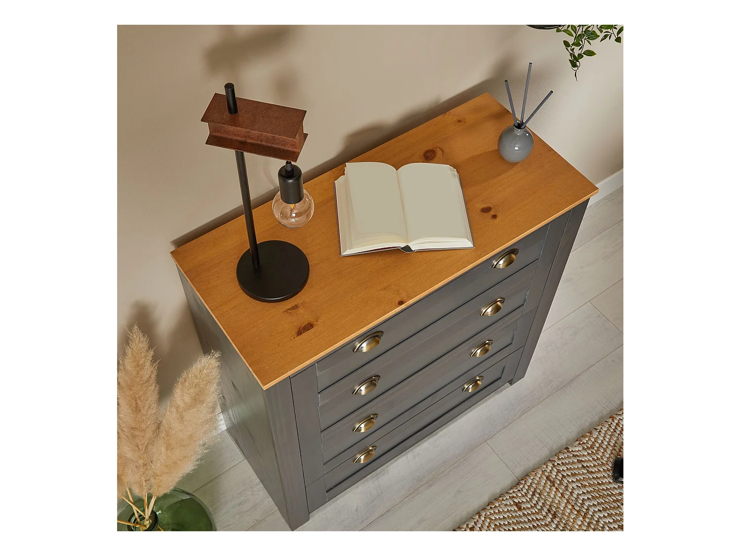 Commode chambre BOLTON L 91 cm en bois massif  gris anthracite et brun avec 4 grands tiroirs et poignées style campagne