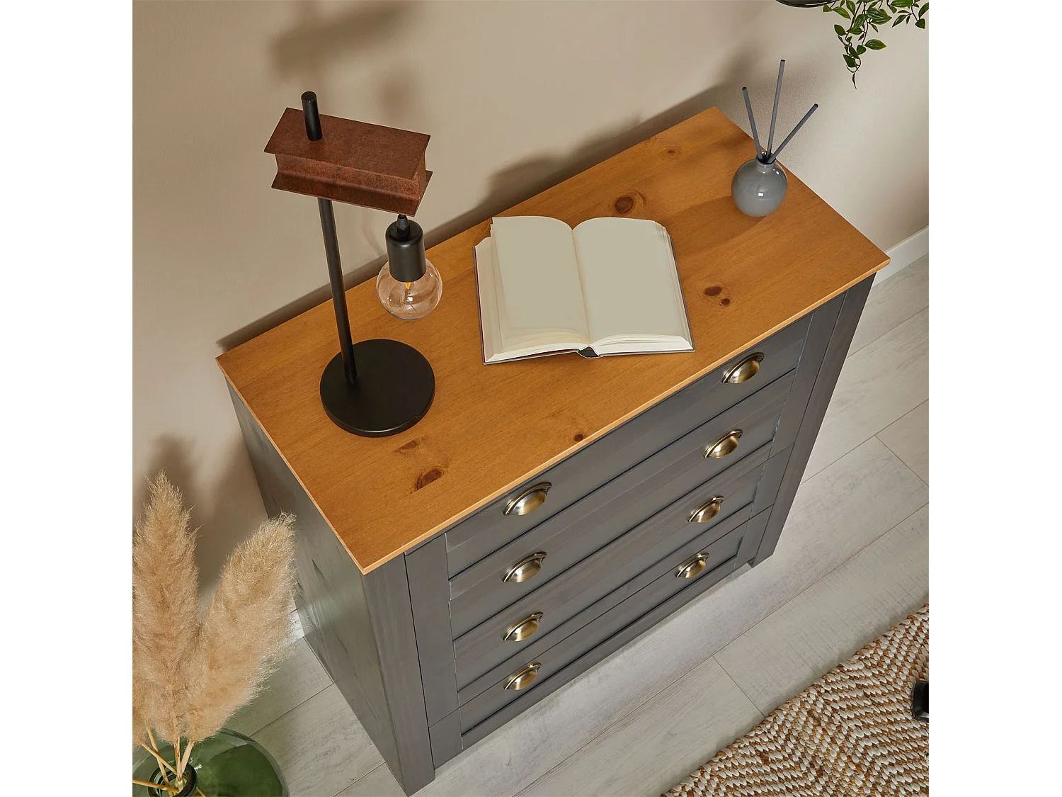 Commode chambre BOLTON L 91 cm en bois massif  gris anthracite et brun avec 4 grands tiroirs et poignées style campagne