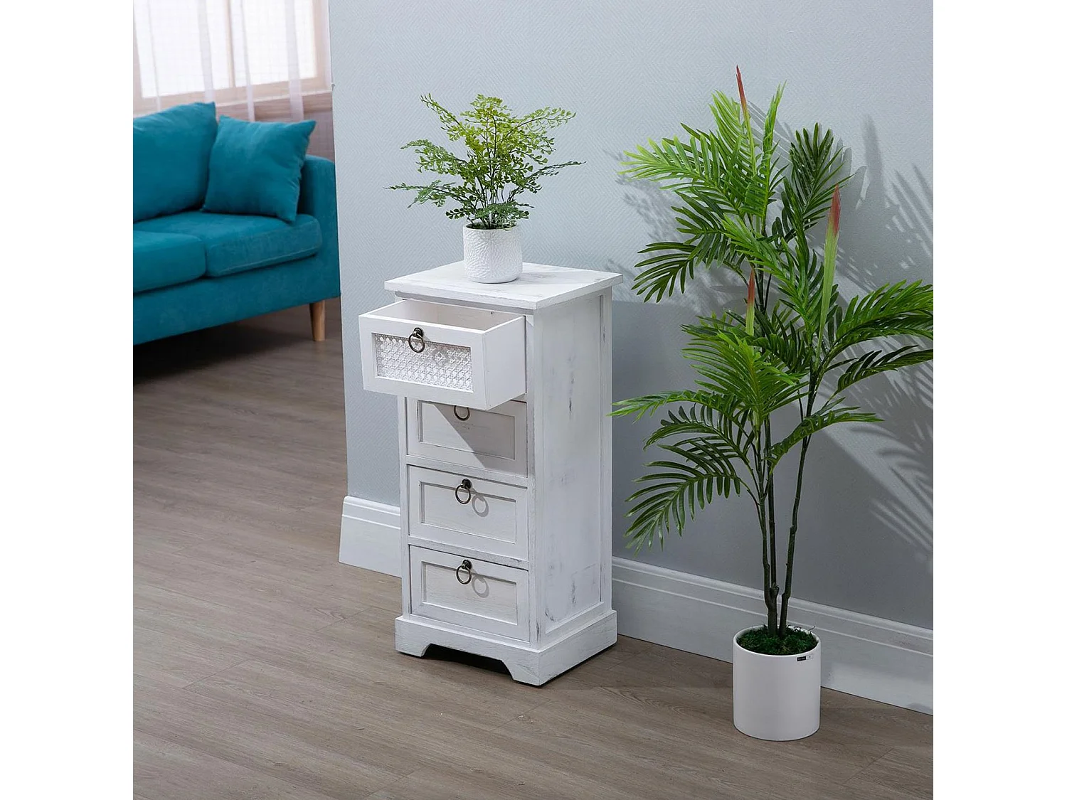 Chiffonnier IRMA petite commode avec 4 tiroirs, en bois de paulownia blanc style shabby chic vintage bohême avec déco en rotin